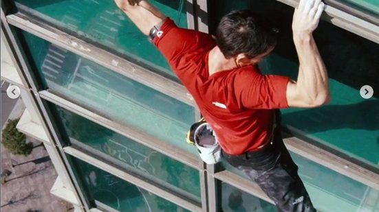 A ascensão levou cerca de uma 1h30 e foi transmitida ao vivo pela Netflix - Reprodução Netflix