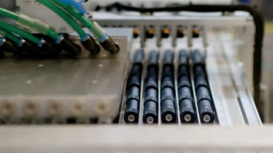 Linha de produção da farmacêutica Novo Nordisk, da Dinamarca, país que responde por 44% das importações brasileiras do produto - Reprodução / Novo Nordisk