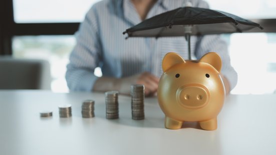 Em geral, as pessoas descobrem a existência desse tipo de seguro na hora que estão fechando o contrato - Envato