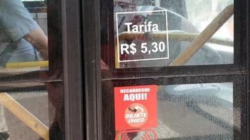 Na capital, o aumento na tarifa dos ônibus municipais é de R$ 0,30, para R$ 5,30 - Paulo Pinto/Agência Brasil