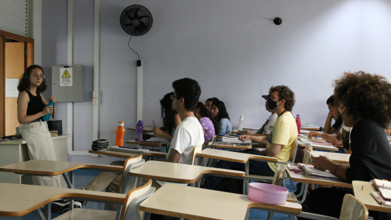 Segundo os autores da ação, a lei viola princípios constitucionais como a igualdade material, o direito à educação, o combate ao racismo e a autonomia universitária - Rovena Rosa/Agência Brasil