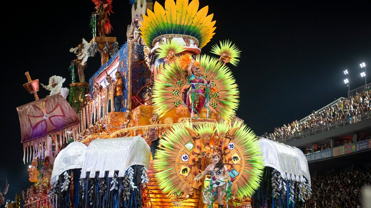 Escola levou ao Sambódromo do Anhembi o enredo "Anti-Herói Brasil" - Estadão Conteúdo