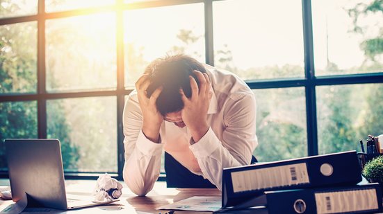 Foco da NR1, de segurança no trabalho, expandiu-se da segurança física para a proteção da saúde mental - Adobe Stock