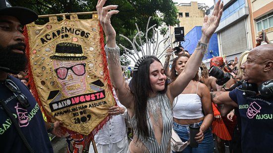 Alessandra Negrini, rainha do bloco Acadêmicos do Baixo Augusta - Roberto Sungi/Ato Press/Estadão Conteúdo