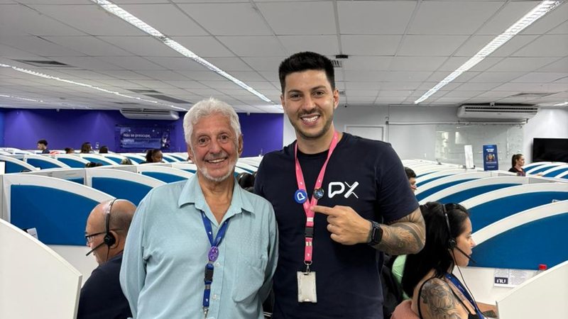 Antonio Carlos Sanches diz que trabalhar entre os mais novos é uma oportunidade constante de aprendizado e troca de vivências - Divulgação / Paschoalotto