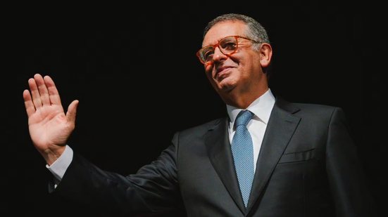 Seguro (foto) apresentou-se como moderado disposto a cooperar com o governo minoritário de centro-direita - Reprodução/Instagram via @ajseguro