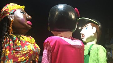 Bonecões do Bloco Zé Pereira desfilam todas as noites pela cidade, das 19h às 22h, no período do Carnaval - Envato