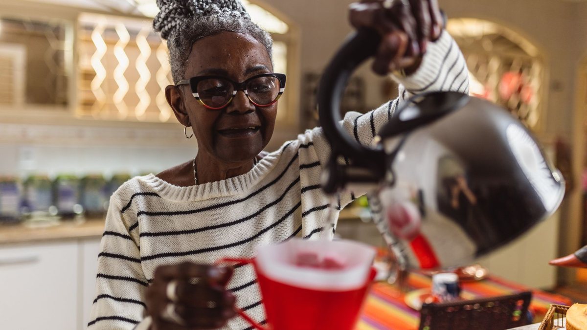 A cafeína pode ser tanto uma aliada quanto uma vilã durante a ressaca - Adobe Stock