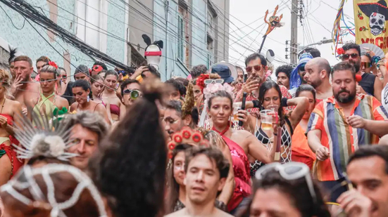 O abuso de álcool, somado à falta de sono e ao esforço físico além do limite, pode resultar em arritmias - Tânia Rêgo/Agência Brasil