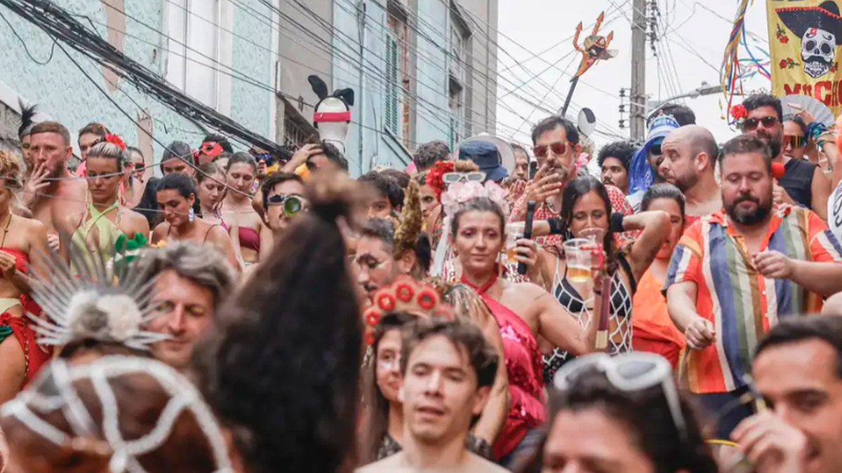 O abuso de álcool, somado à falta de sono e ao esforço físico além do limite, pode resultar em arritmias - Tânia Rêgo/Agência Brasil