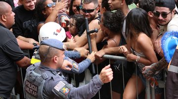 Superlotação no desfile do Bloco Skol provocou confusão generalizada durante o Carnaval de rua no Circuito Consolação, no centro da capital paulista - Felipe Marques/Zimel Press/Estadão Conteúdo