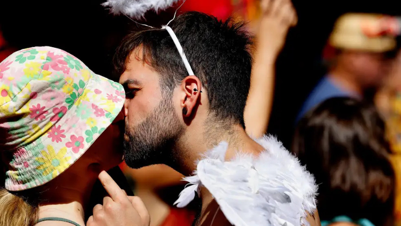 Dados do Ministério da Saúde apontam que 6 a cada 10 brasileiros não faz uso de preservativos durante as relações sexuais - Tânia Rêgo/Agência Brasil