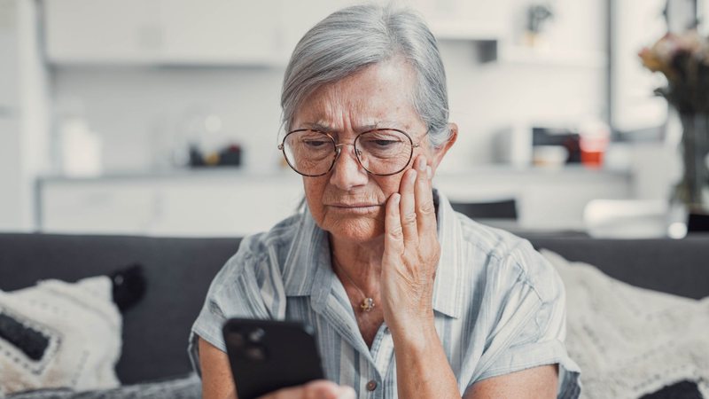 Confiança do consumidor recuou pelo segundo mês seguido - Adobe Stock