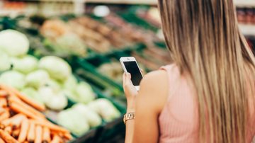 Para 75% dos entrevistados, alimentação é o item que mais peça no orçamento - Adobe Stock