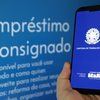 Consignado pode ser contratado usando o app Carteira de Trabalho Digital - Adobe Stock