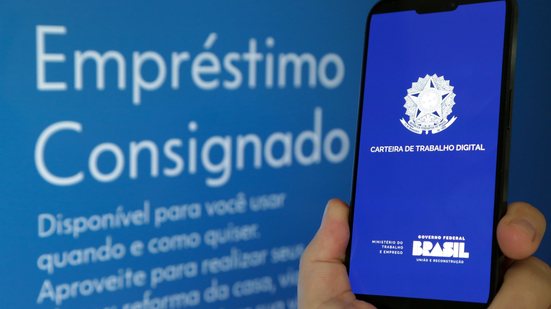 Consignado pode ser contratado usando o app Carteira de Trabalho Digital - Adobe Stock