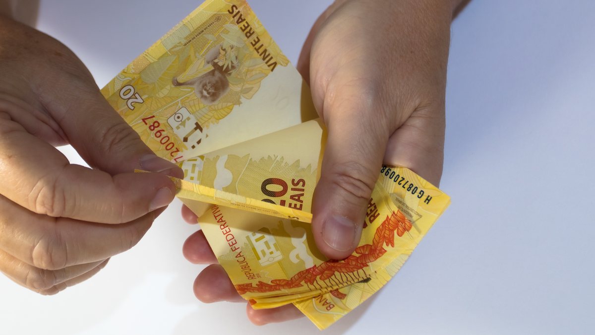 Entre as novidades está a proibição de formalizar contratos por telefone ou aplicativos de mensagens - Envato