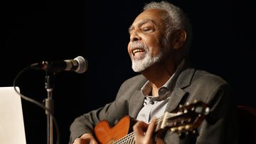 Repertório reúne músicas de diferentes fases dos mais de 60 anos de carreira do cantor - Fernando Frazão/Agência Brasil