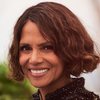 Halle Berry ganhou Oscar de Melhor Atriz em 2002, mas diz que o prêmio não ajudou sua carreira e que Hollywood era mais preconceituosa na época - Wikimedia Commons