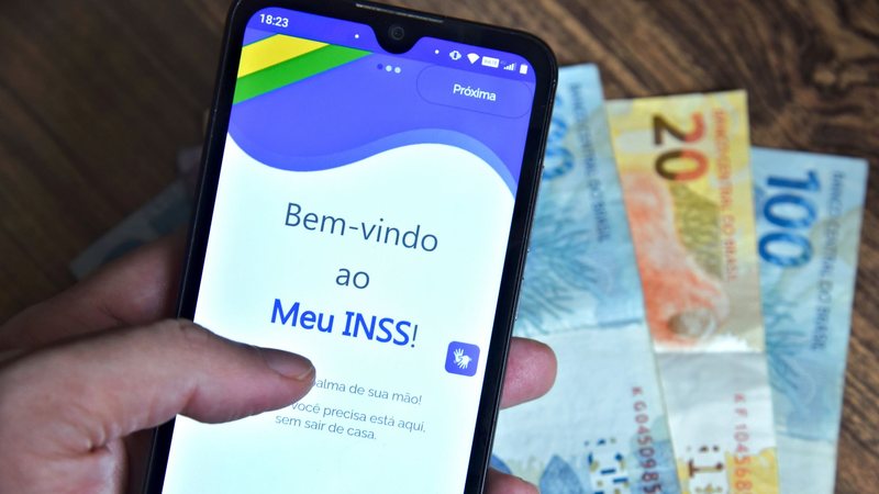 Pagamento do 13º salário do INSS costuma ocorrer em duas parcelas - Freepik