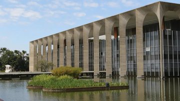 Governo brasileiro condena e expressa grave preocupação com ataques ao Irã