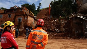 Presidente Lula e Ministro do Desenvolvimento  sobrevoam neste sábado as regiões de Minas mais afetadas pelas chuvas - Rovena Rosa/Agência Brasil