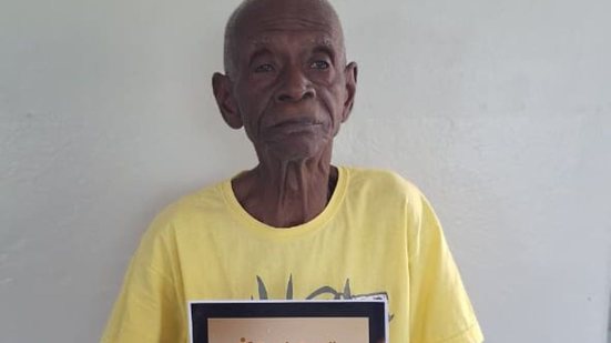 Luizinho tem 118 anos e vive no Lar São Vicente de Paulo, em Elói Mendes (MG), desde 1971 - Divulgação/RankBrasil