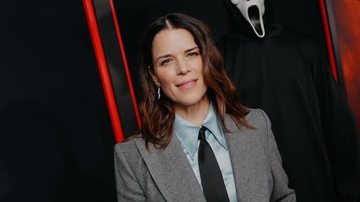 Aos 52, Neve Campbell retorna ao filme Pânico e se diz feliz com a idade