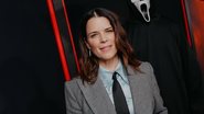Com 52 anos, Neve Campbell assume novamente o papel de Sidney Prescott, que agora é mãe e tenta proteger sua filha - Reprodução/Instagram/@nevecampbell
