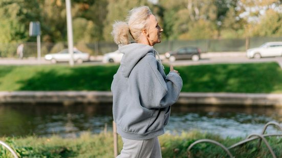 Estudo sugere que a genética pode explicar até 55% da longevidade humana, mais do que se imaginava antes - Pexels