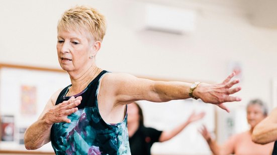 Pessoas 50+ podem ganhar mais força, equilíbrio e autonomia com treinos de apenas 20 minutos, desde que sejam frequentes e orientados - Pexels/ Wellness Gallery Catalyst Foundation