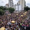 Superlotação no desfile do Bloco Skol provocou confusão generalizada no centro da capital paulista - Felipe Marques/Zimel Press/Estadão Conteúdo