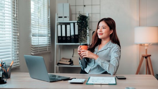 Equilíbrio entre prazos e pausas estruturadas é fundamental para sustentar a energia física e mental - Adobe Stock