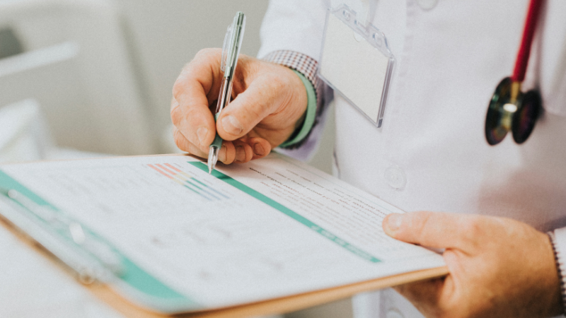 Os receituários nos modelos antigos, impressos até 12 de fevereiro de 2026, continuam válidos por tempo indeterminado - Freepik