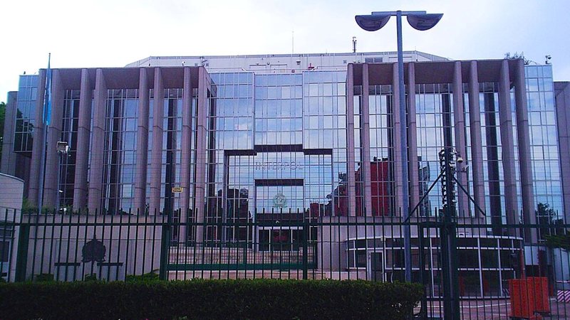 Sede mundial da Interpol, em Lyon, França;  força-tarefa liderada pelo Brasil se reunirá em Buenos Aires - Wikimedia Commons