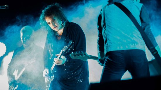 Banda The Cure, do vocalista britânico Robert Smith, durante apresentação do Anhembi, na zona norte de São Paulo, em São Paulo, em 6 de abril de 2013 - Daniel Teixeira/Estadão Conteúdo