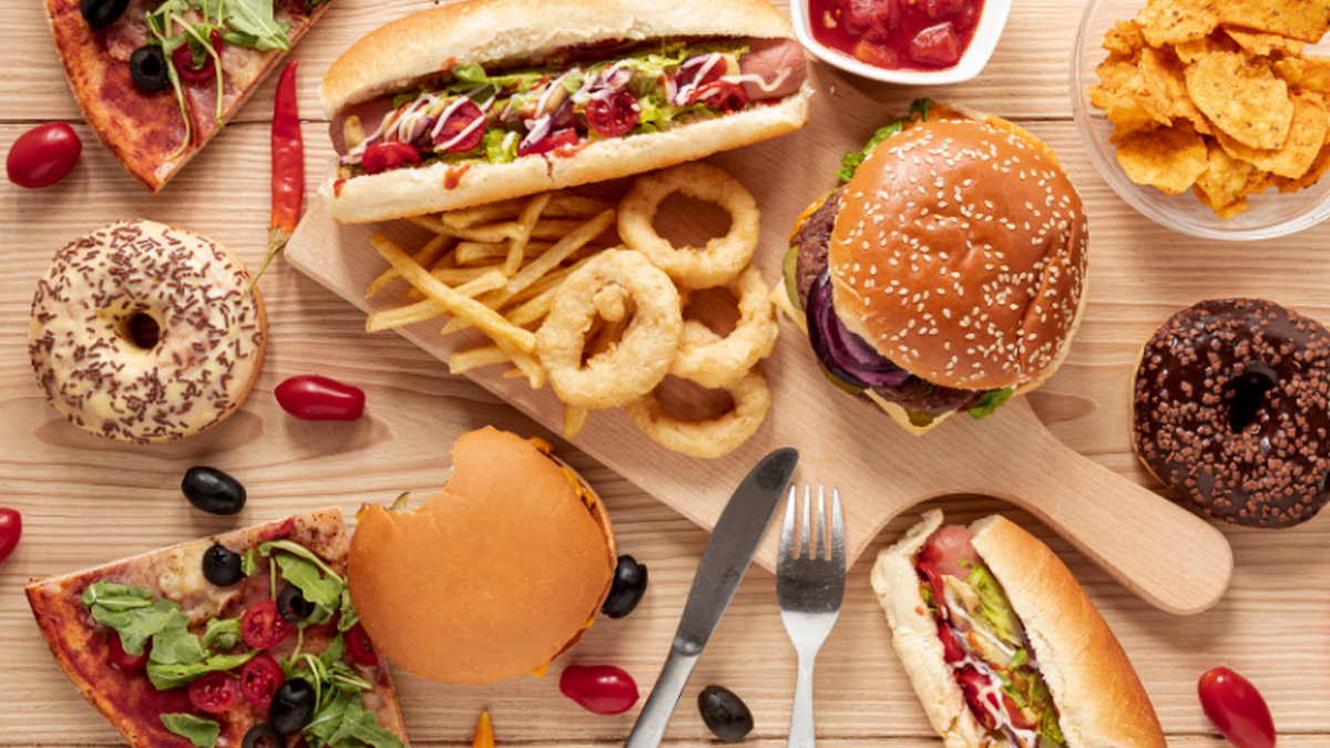 Ultraprocessados estão ligados a doenças cardíacas, câncer, diabetes e obesidade. - Foto: Envato Elements