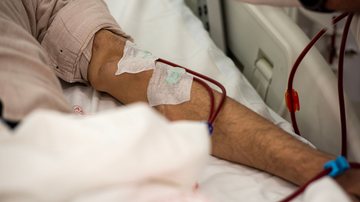 No Brasil, 87,3% dos pacientes realizam hemodiálise, 7,1% hemodiafiltração, e apenas 5,6% fazem diálise peritoneal - AdobeStock