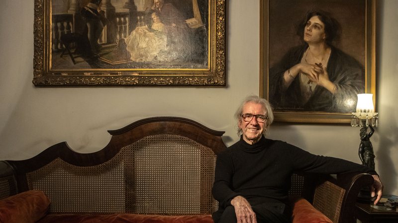 Foto de arquivo de 25/06/2019 de Juca de Oliveira em seu apartamento em São Paulo - Daniel Teixeira/Estadão Conteúdo