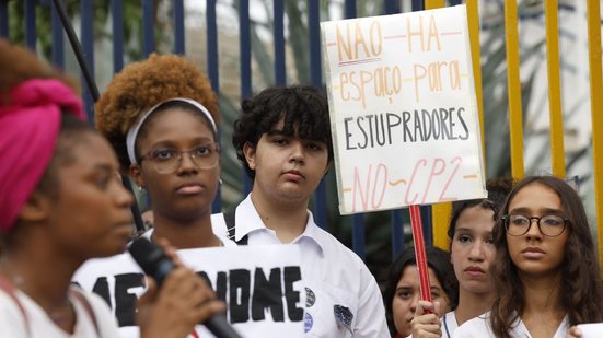 Estudantes do Colégio Pedro II no RJ protestam contra assédio sexual após caso de estupro coletivo envolvendo alunos - Fernando Frazão/Agência Brasil