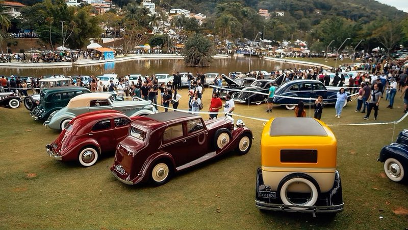 O tradicional  encontro brasileiro de autos antigos de Águas de Lindóia homenageia os 50 anos do automóvel Concorde - Divulgação/EBAA