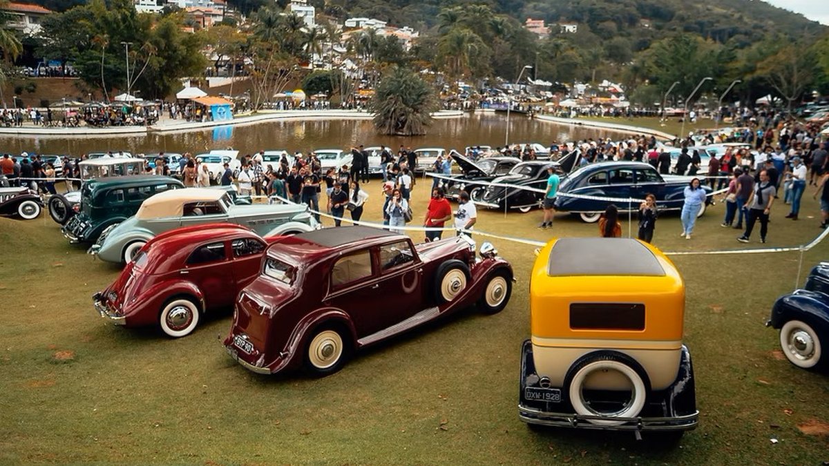 O tradicional  encontro brasileiro de autos antigos de Águas de Lindóia homenageia os 50 anos do automóvel Concorde - Divulgação/EBAA