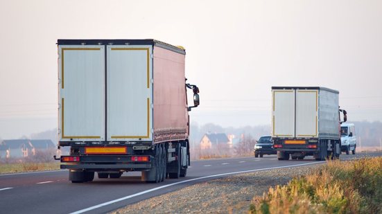 Custos do frete não acompanham aumento do combustível, segundo a categoria - Envato