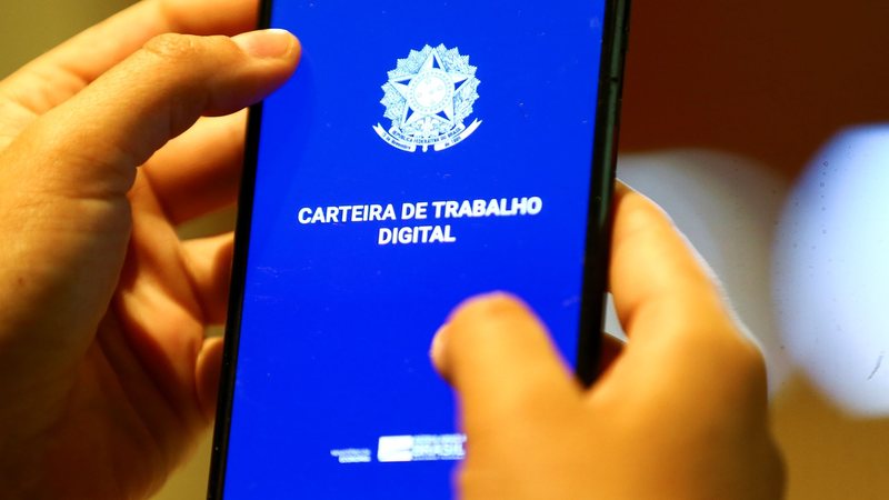 Trabalhador deve observar limites e comparar custo efetivo do Consigado CLT - Marcelo Camargo/Agência Brasil