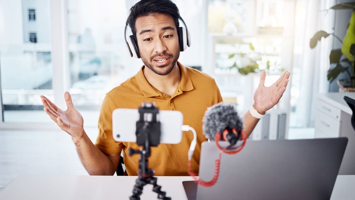 O estudo ainda aponta que 24% veem a IA como mais oportunidade do que ameaça e 18% têm posição neutra - Adobe Stock