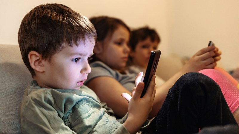 Novas regras atingem redes sociais, jogos online e outros serviços digitais - Adobe Stock