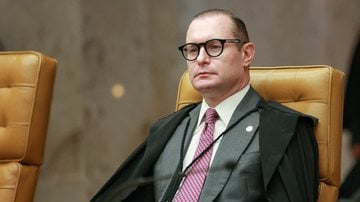 O ministro Cristiano Zanin, do STF, determinou ampliação do horário de votação atendendo a pedidos de ambas as campanhas, do PT e do PL - Victor Piemonte/STF