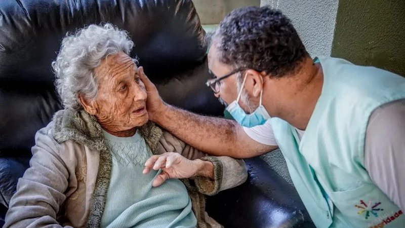 A regulamentação formaliza três regimes de contratação: CLT, empregado doméstico ou Microempreendedor Individual (MEI) - Rafa Neddermeyer/Agência Brasil