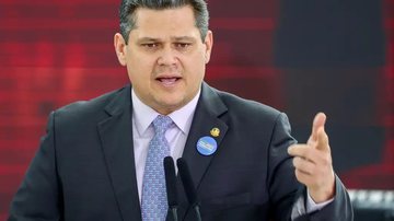 Decisões tomadas por CPIs devem ser respeitadas, se adotadas de forma regular, disse o senador - Fabio Rodrigues-Pozzebom/Agência Brasil