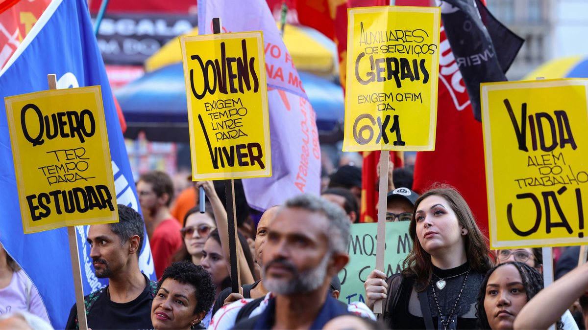 Ato do Dia do Trabalhador no RJ pede o fim da escala 6x1 e melhores condições de trabalho e renda - Tomaz Silva/Agência Brasil